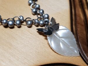 Silver Beaded White Leaf CD-4